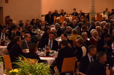 David McAllister unterhlt sich angeregt mit Steffen Kampeter und Dr. Tim Ostermann.