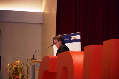 Unser Landratskandidat Bernd Stute stellt sich unseren Gsten vor.